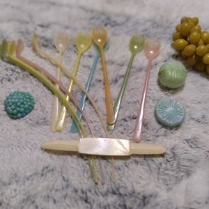 Vintage 1970's Tupperware Forks and Teaspoons